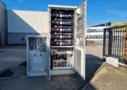 vooraanzicht batterij geopend